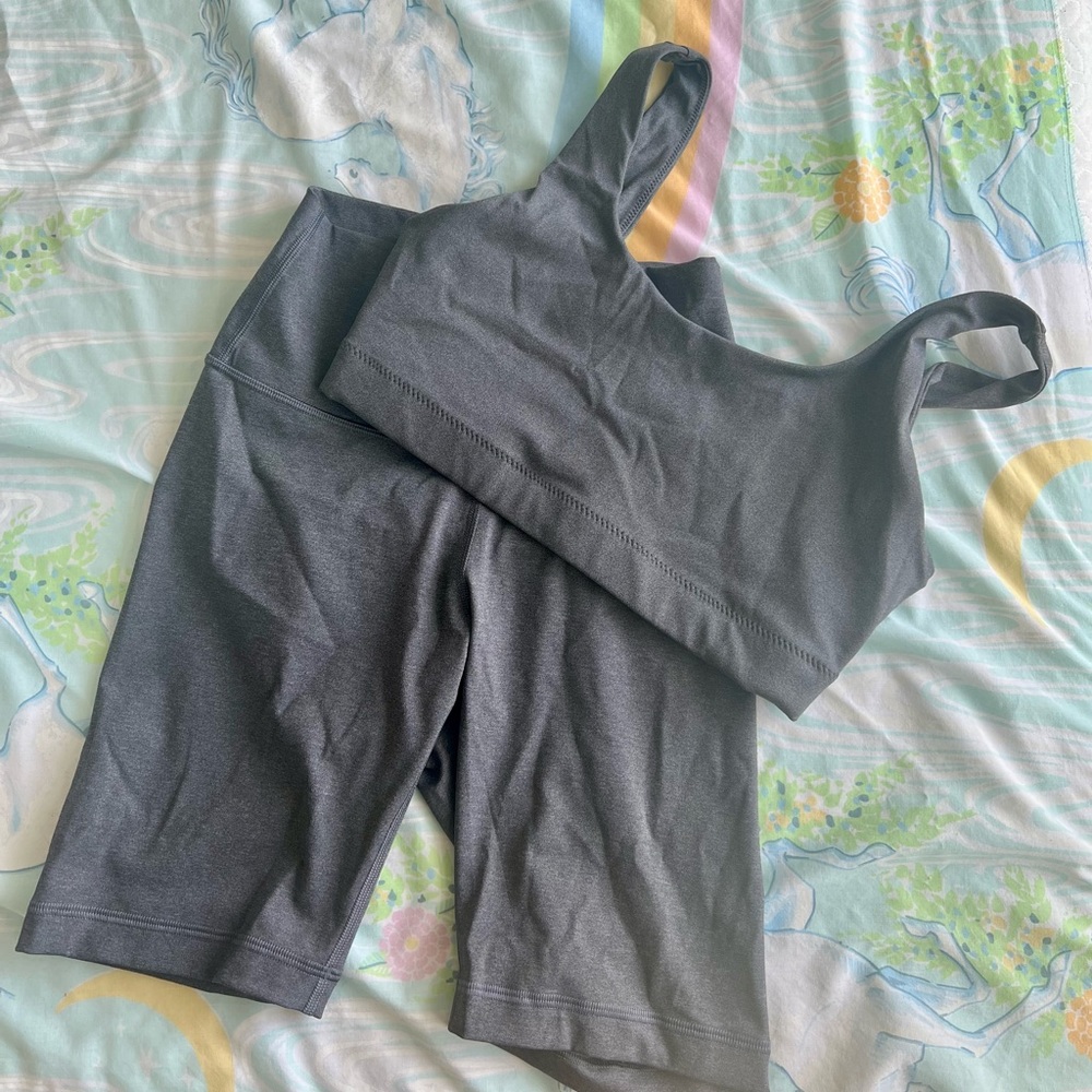 Everlane Perform Set